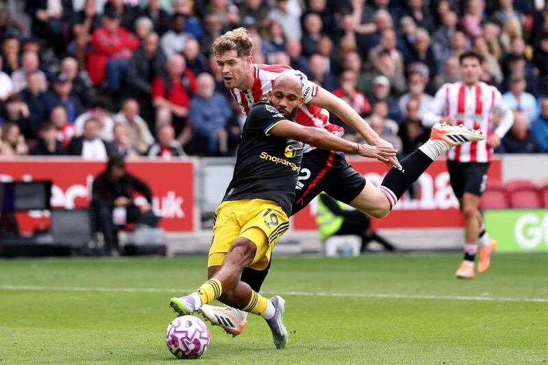 Man United vs Brentford - Cẩn thận với Bầy Ong